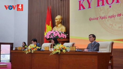 HĐND TỈNH QUẢNG NGÃI XAY MOON NGHỊ QUYẾT ZOOI CÁN BỘ U XƯA