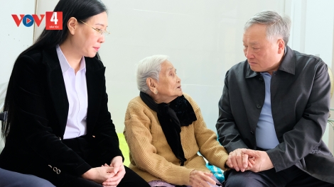 PTT THƯỜNG TRỰC NGUYỄN HOÀ BÌNH LƯM TA MOOH, HƠNH DEH TẾT MANƯIH VÊY C’RƠ G’LÊÊ LÂNG CÁCH MẠNG ĐHỊ QUẢNG NGÃI