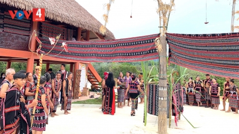 BẤC BH’RỢ LIÊM PR’HAY COH T’NGAY BHIỆC BHAN “RAU LIÊM PR’HAY HÂN NOO HA PRUỐT DA DING K’COONG A LƯỚI”