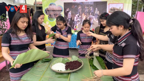 QUẢNG NGÃI: ZƯ LÊY VĂN HOÁ ACOON COH OOY TRƯỜNG HỌC