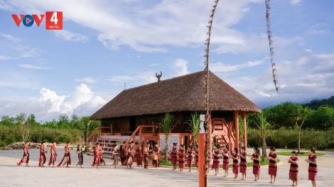 ĐƯƠNG KÍA T’NGAY MR’HAL “PR’HOỌM HA PRUÔT DA DING CA COONG ALƯỚI”