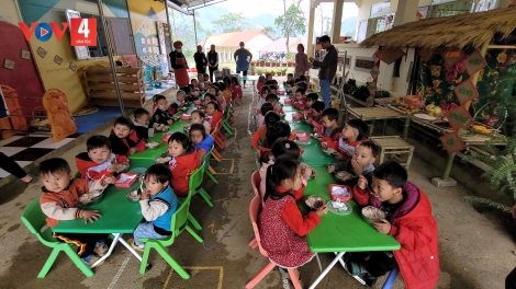 MÒN HÔN HỈ CÚA PỈ NOỌNG BÚNG KHAU PÙ PỬA ĐẢY PANG CHỎI CHÈN SLON SLƯ