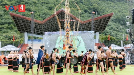 XA NAY TIN THỨ T'POỌL T'NGAY 8 C'XÊÊ 3 C'MOO 2025