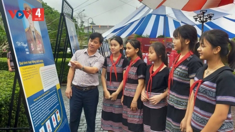 TRIỂN LÃM “G’LUH GUNG DƯR BA TƠ - ĐỢ APÊÊ BHRỢ T’VAIH LỊCH SỬ”