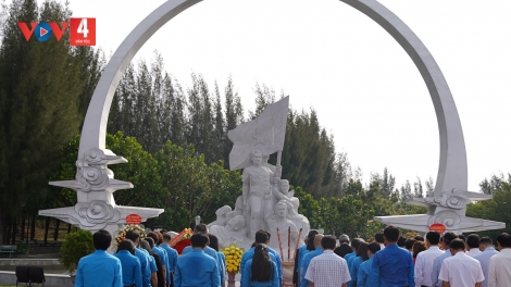 HAY K’NỌO LIỆT SĨ LÂH C’LÂM CHÊÊT 37 C’MOO LĂM AHAY ĐHỊ QUẦN ĐẢO TRƯỜNG SA