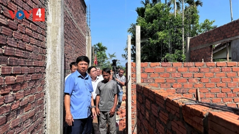 BÍ THƯ TỈNH UỶ QUẢNG NAM LƯƠNG NGUYỄN MINH TRIẾT LÊY CHA MÊÊT BH’RỢ T’BIL LƠI ĐÔNG TA RĂH HA RUÔI ĐHỊ ĐÔNG GIANG