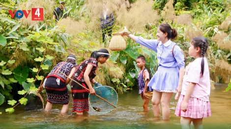 ĐỢ TA MOOI DU LỊCH TƯỚC OOY MIỀN TRUNG DƯR BẤC LÂH MƠ COH CR’CHĂL LỄ 30/4 - 1/5