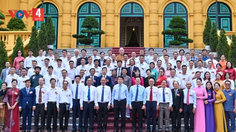 CHỦ TỊCH NƯƠC LƯƠNG CƯỜNG LUM APÊÊ NGHỆ NHÂN VÊÊL BH’RỢ TR’HAANH PRANG K’TIÊC