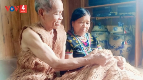 NGHỆ NHÂN ƯU TÚ CƠLÂU BHLAO - MA NƯIH NĂL GHIT ĐHR’NIÊNG CƠ TU