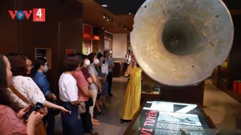 TỰ HÀO TIẾNG NÓI VIỆT NAM; LẮNG TIẾNG QUÊ HƯƠNG