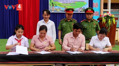 CHR’VAL AVƯƠNG XAY MOON PHÁP LUẬT COH TRƯỜNG HỌC