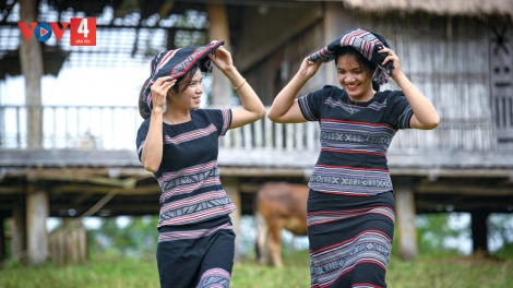 CÔ GÁI BA TƠ DƯỚI CỜ KHỞI NGHĨA (Bài chòi)