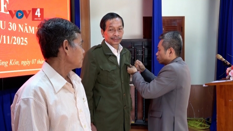 ĐẢNG ỦY CHR’VAL SÔNG KÔN CHER HUY HIỆU 30 C’MOO ĐẢNG