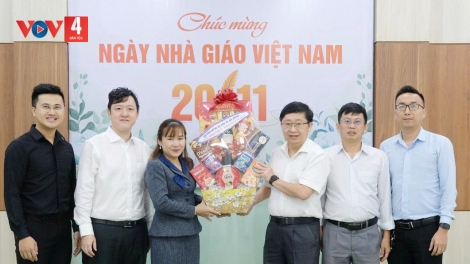 LÃNH ĐẠO BHXH THÀNH PHỐ ĐÀ NẴNG THĂM VÀ CHÚC MỪNG NGÀNH GIÁO DỤC THÀNH PHỐ NHÂN NGÀY NHÀ GIÁO VIỆT NAM