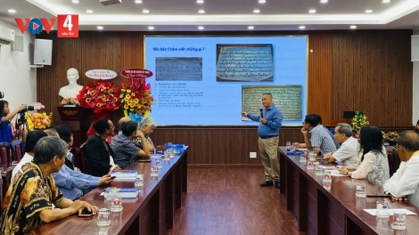 RA MẮT BỘ SÁCH 4 TẬP “VĂN HỌC CHĂM – TIẾP CẬN QUA VĂN BẢN”