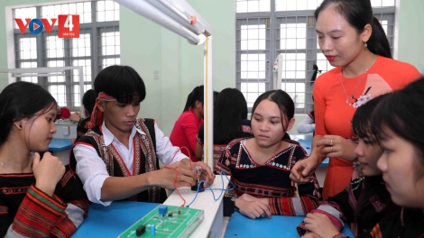 PA CHOOM MA NƯIH BHRIÊL T’BECH NĂC MA NƯIH ACOON COH