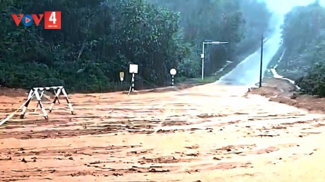 HUẾ: HR’LANG DA DING ĐHỊ CHR’VAL CHÂN MÂY - LĂNG CÔ