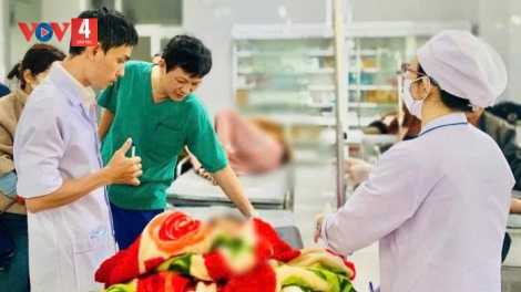 13 HỌC SINH ĐHỊ CHR’VAL CÀ ĐAM (QUẢNG NGÃI) CRÊÊ BHRÊY TĂH BÊL TỚT XE CÔNG NÔNG COH A RAL DA DING