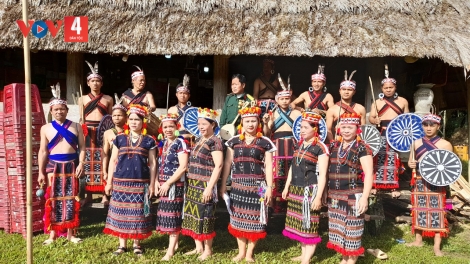 PR'TOO  LOOM LÂNG TR'HAY