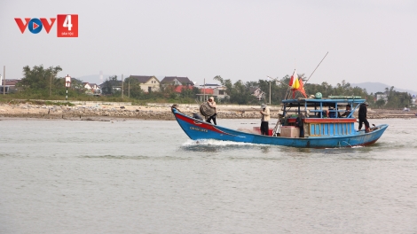 ĐHA NUÔR BƠƠN A XIU QUẢNG TRỊ RA PĂ G’LUH LƯƠT BIỂN, CHÔ PA CHĂP TƯƠC T’NGAY BẦU CỬ