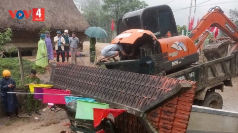 XE TẢI ÂNG ĐƠƠNG XE MÚC CRÊÊ N’CHÂM C’RIING VÊÊL COH ĐÀ NẴNG, 2 CHA NẶC CHÊÊT