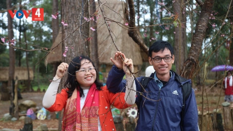 C'BHUH CHA NUP: T'MOOI CHĂP KIÊNG BÊL TƯƠC LÂNG MĂNG ĐEN ĐHA LUM TẾT DƯƠNG LỊCH