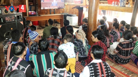 RÂU ĐƯƠNG RƠƠM TƠỢ ĐHA NUÔR CHR’VAL K’NOONG K’TIÊC AVƯƠNG PA GƠI CHÔ ĐẠI HỘI ĐẢNG