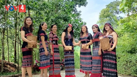 MA NƯIH CƠ TU TING ĐẢNG 