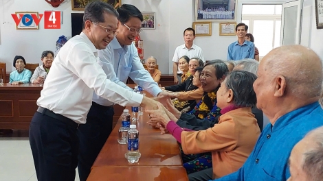 T’COOH NGUYỄN VĂN QUẢNG, BÍ THƯ TRUNG ƯƠNG ĐẢNG, CHÁNH ÁN TAND TỐI CAO HƠNH DEH TẾT ĐHỊ ĐÀ NẴNG