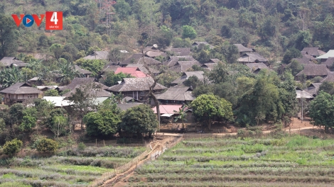 ĐONG ĐH’RƠƠNG - ĐHỊ HA ÂU ĐỚC RAU CHR’NĂP PR’HAY ÂNG MANUYH THÁI TÂY BẮC