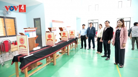 BH’CỘ CHR’VAL A VƯƠNG LƯỚT CHA MÊỆT PA GHIT BH’RỢ RA VĂNG BẦU CỬ