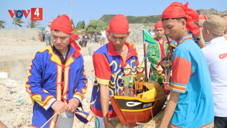 ĐHR’NIÊNG KHAO LỀ THẾ LÍNH HOÀNG SA PA HAY TƯƠC C’BHUH GRƠƠ NHOOL ZƯ LÊY BIỂN