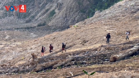 DA DING CA COONG ĐÀ NẴNG TƠỢ LÂH BOO ĐHÍ TUH BHLONG: C’LÂNG, ĐONG ẶT TA BHRỢ BA BƠƠ.. RAU K’RANG CĂH CHOOM CĂH PA GHIT
