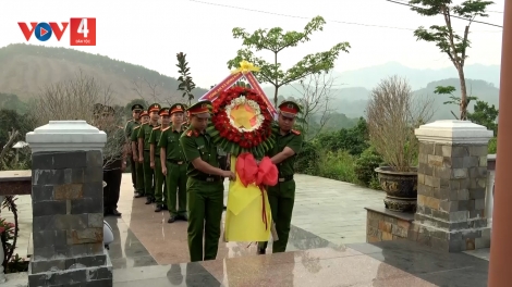 CÔNG AN CHR’VAL SÔNG KÔN BHRỢ BẤC BH’RỢ CHR’NĂP HƠNH DEH 80 C’MOO T’NGAY TRUYỀN THỐNG