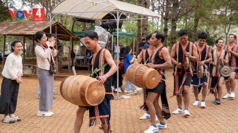 CHOOM P’RƠƠM PA DƯR DU LỊCH TƠỢ PR’ĐƠỢ CRÂNG – BIỂN