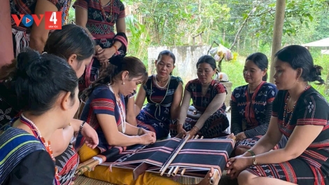 BH’RỢ ZƯ PA DƯR VĂN HÓA ĐHỊ ĐÔNG GIANG 