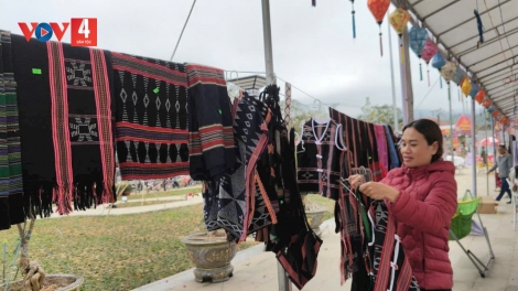 ĐHANUÔR CƠ TU ĐƯƠI DUA MẠNG XÃ HỘI Z’LÂH ĐHA RỰT