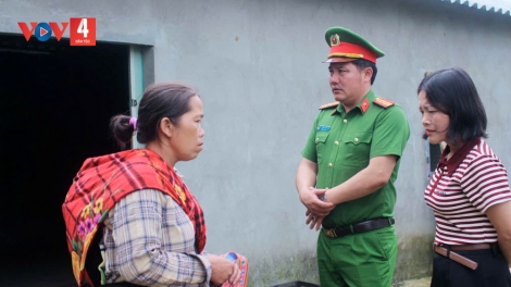 BẠI CẰM ÍNH TỌ CHĂN LẺ TÀNG ĐĂM