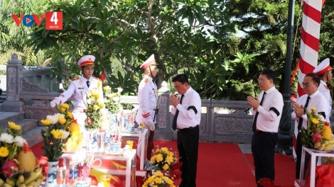 THƯỜNG TRỰC BAN BÍ THƯ TRẦN CẨM TÚ PÂH ĐHR’NIÊNG C’LÊNG, TẬP N’HANG LIỆT SĨ ĐHỊ TỈNH HÀ TĨNH