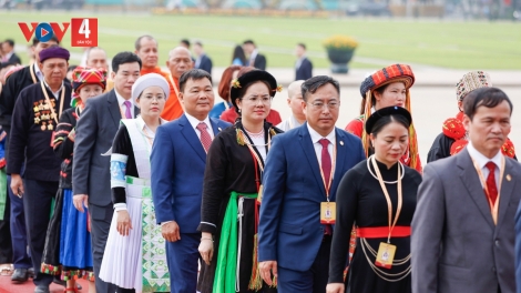 APÊÊ ĐẠI BIỂU PÂH ĐẠI HỘI MẶT TRẬN TỔ QUỐC VIỆT NAM MOOT OOY PING XAL CHỦ TỊCH TỊCH HỒ CHÍ MINH