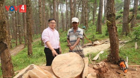 GIỮ NGHỀ ĐIÊU KHẮC GỖ DÂN GIAN TRUYỀN THỐNG CỦA ĐỒNG BÀO BA NA