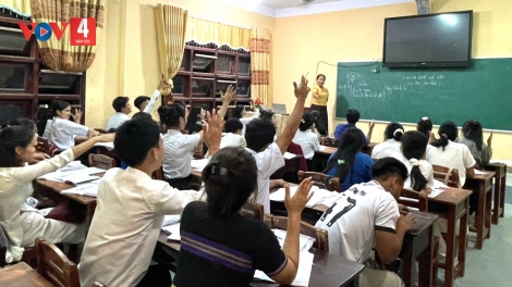 THẦY, TRÒ ZR’LỤ DA DING ĐÀ NẴNG T’BHLÂNG ÔN THI TỐT NGHIỆP THPT C’MOO 2026