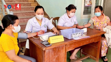 ĐÀ NẴNG: KHÁM LÊY C’RƠ K’GOOH ĐOỌNG HA APZÊNG ĐHANUÔR TING CƠNH NQ 72 ÂNG BỘ CHÍNH TRỊ