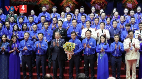 PAZÊNG P’RÁ XA NAY ÂNG TỔNG BÍ THƯ, CHỦ TỊCH NƯỚC TÔ LÂM ĐHỊ ĐẠI HỘI ĐẠI BIỂU PRANG K’TIẾC K’RUUNG ĐOÀN ĐHA ĐHÂM C’MOR CỘNG SẢN HỒ CHÍ MINH G’LUH XIII