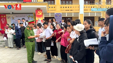 PA DƯR DAL C’NĂL BH’RỢ LƯƠT VÔCH TRUIH C’LÂNG COH ZR’LỤ K’NOONG K’TIÊC