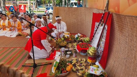 Lễ múa ban ngày của người Chăm