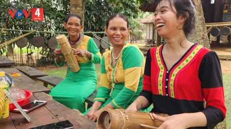 Cây đàn chapi - Sáng tạo từ tre