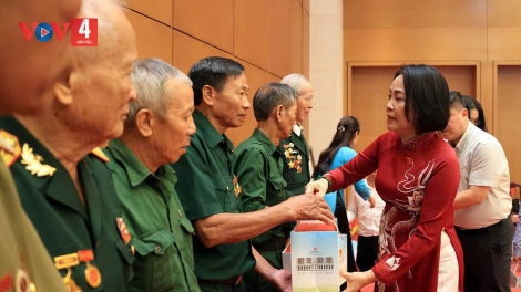 PHÓ CHỦ TỊCH QUỐC HỘI NGUYỄN THỊ THANH LƯM MA NƯIH VÊY C’RƠ G’LÊÊH TR’HAANH