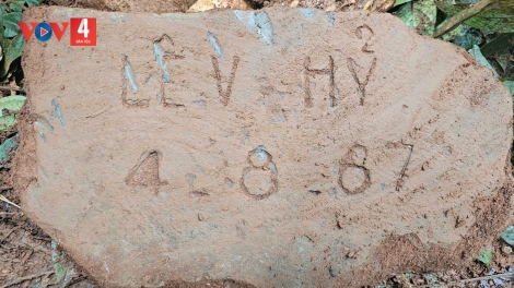BƠƠN LÊY PING XAL “LÊ V HỶ”: BHRỢ PA DƯR RÂU ĐƯƠNG RƠƠM CHÔ ĂT PA ZƯM LÂNG PR’LOỌNG ĐÔNG XANG LÂH 50 C’MOO