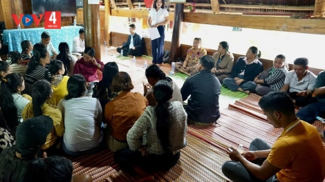 CHR’VAL A VƯƠNG T’PÂH HỌC SINH MOỌT HỌC TRƯỜNG NỘI TRÚ BƠR CẤP